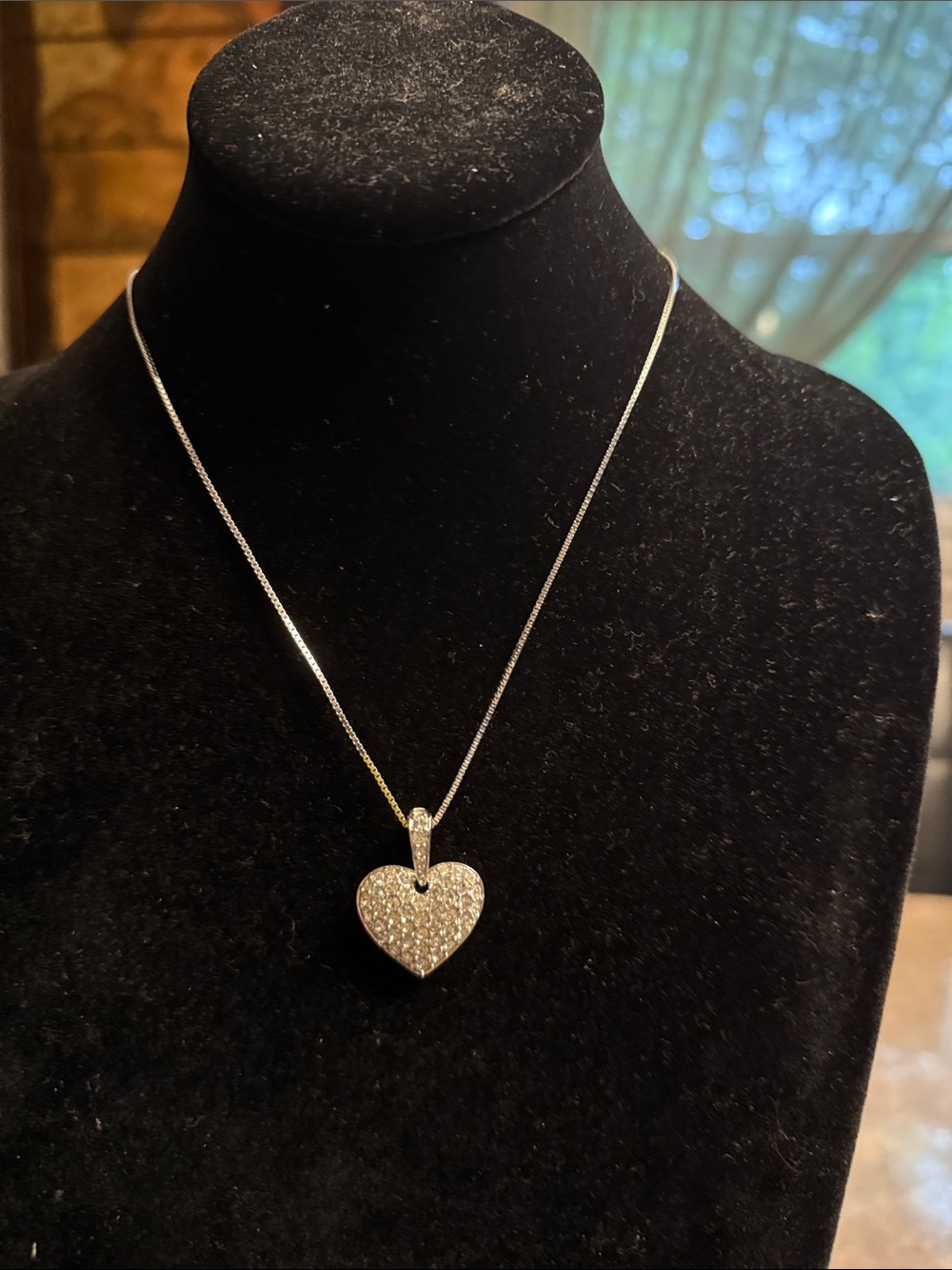 NWOT Swarovski Silvertone crystal Pave large heart necklace adjustable